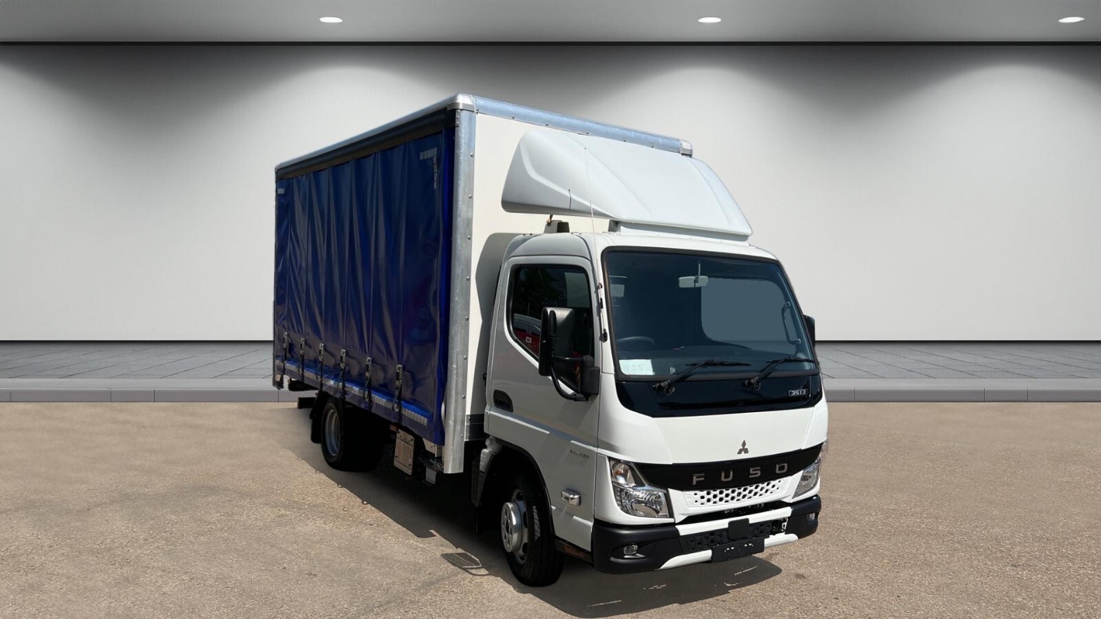 Main listing image - Fuso Canter