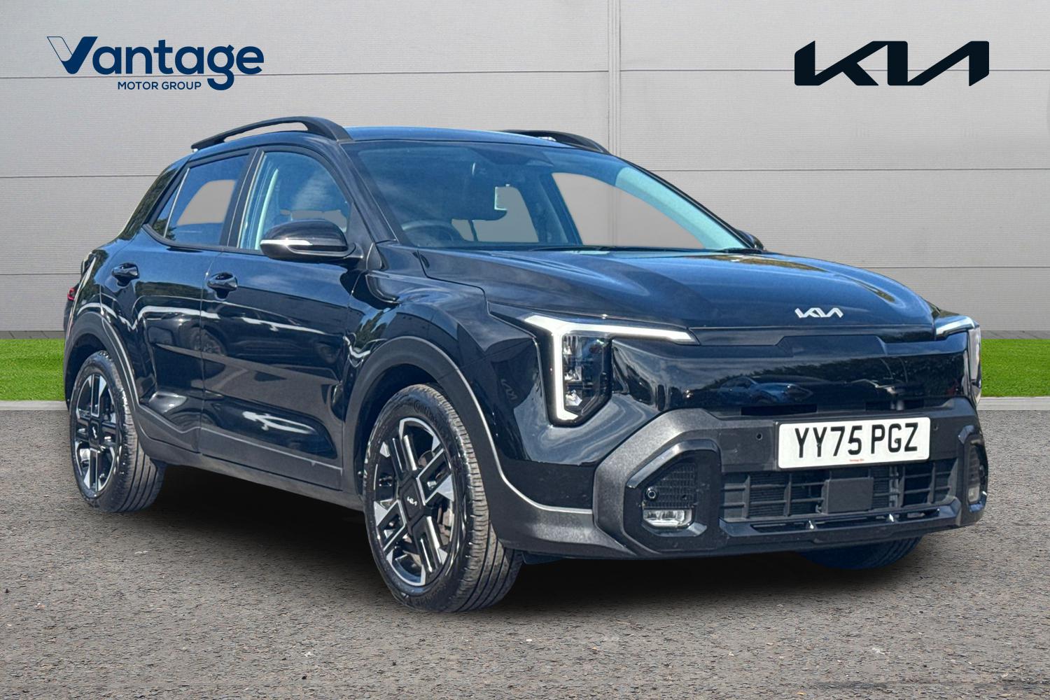 Main listing image - Kia Stonic