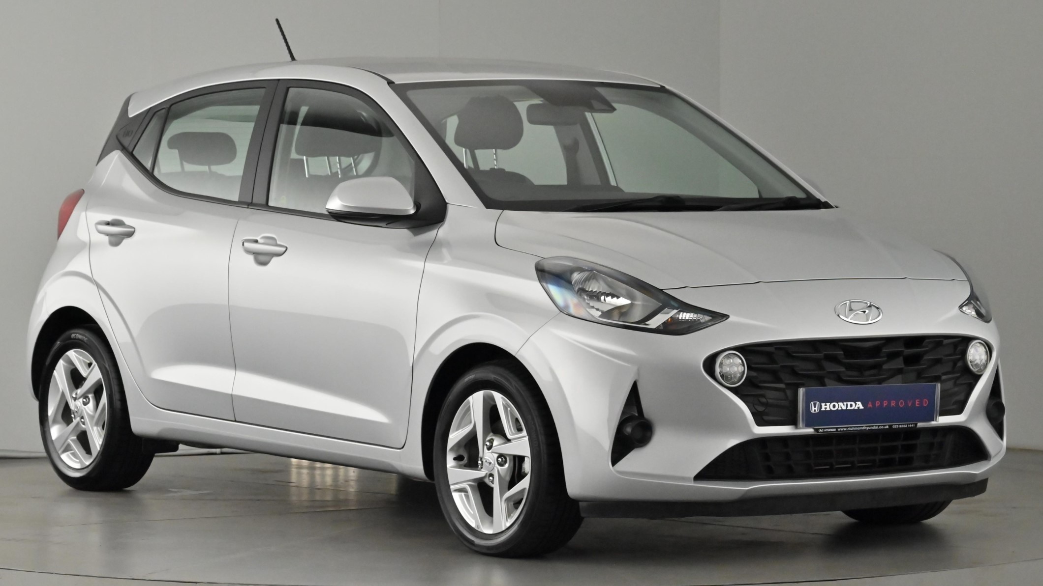 Main listing image - Hyundai i10