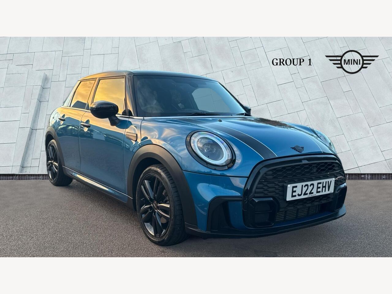 Main listing image - MINI Hatchback 5dr