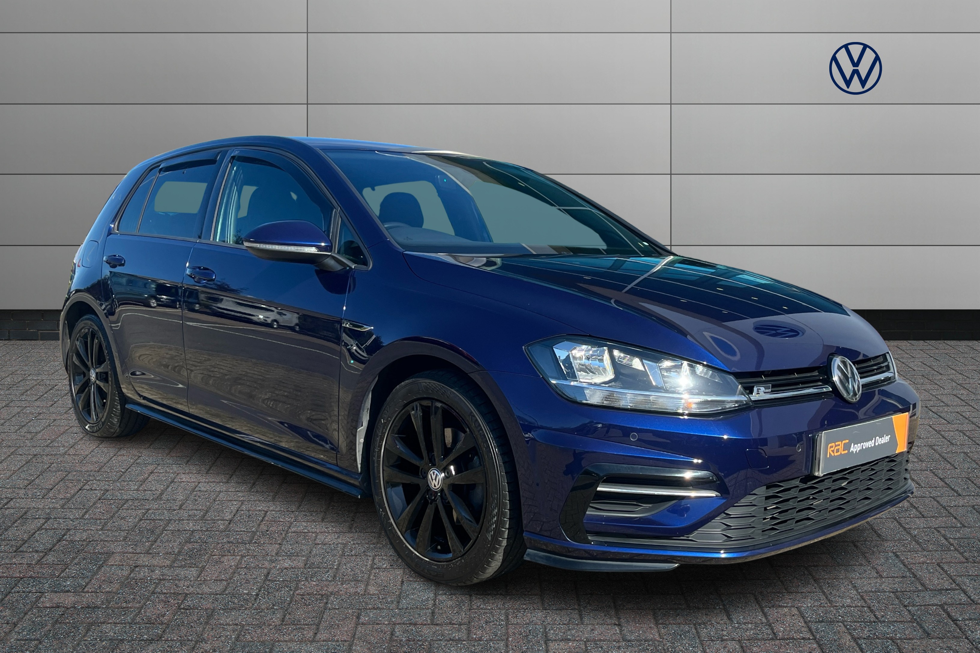 Main listing image - Volkswagen Golf