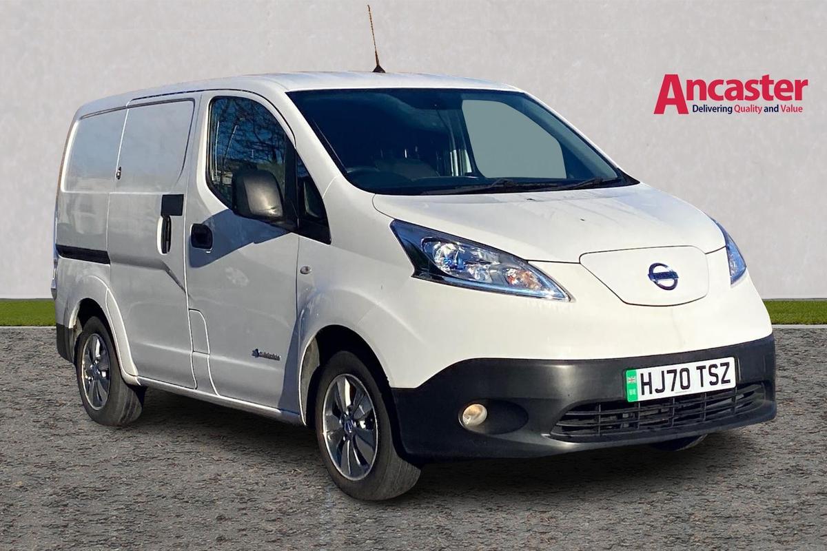 Main listing image - Nissan e-NV200