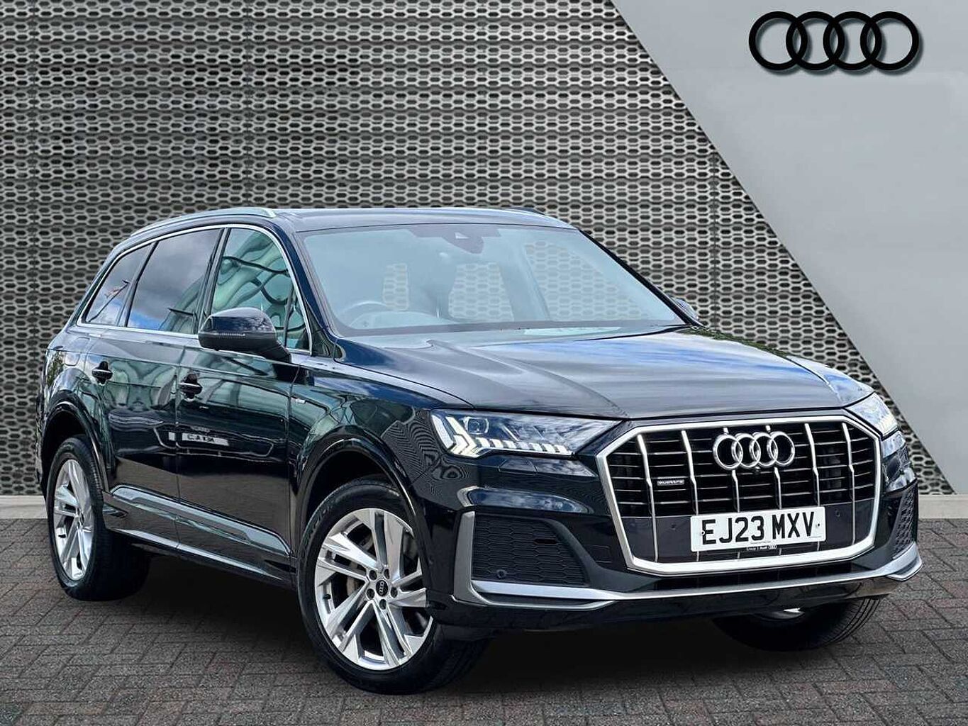 Main listing image - Audi Q7