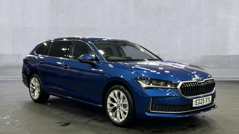 Main listing image - Skoda Superb Estate