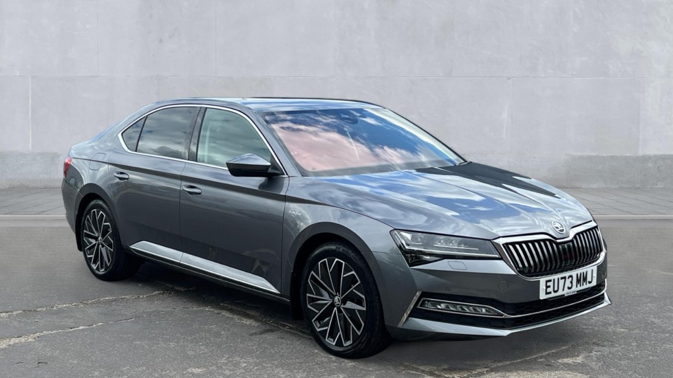 Main listing image - Skoda Superb