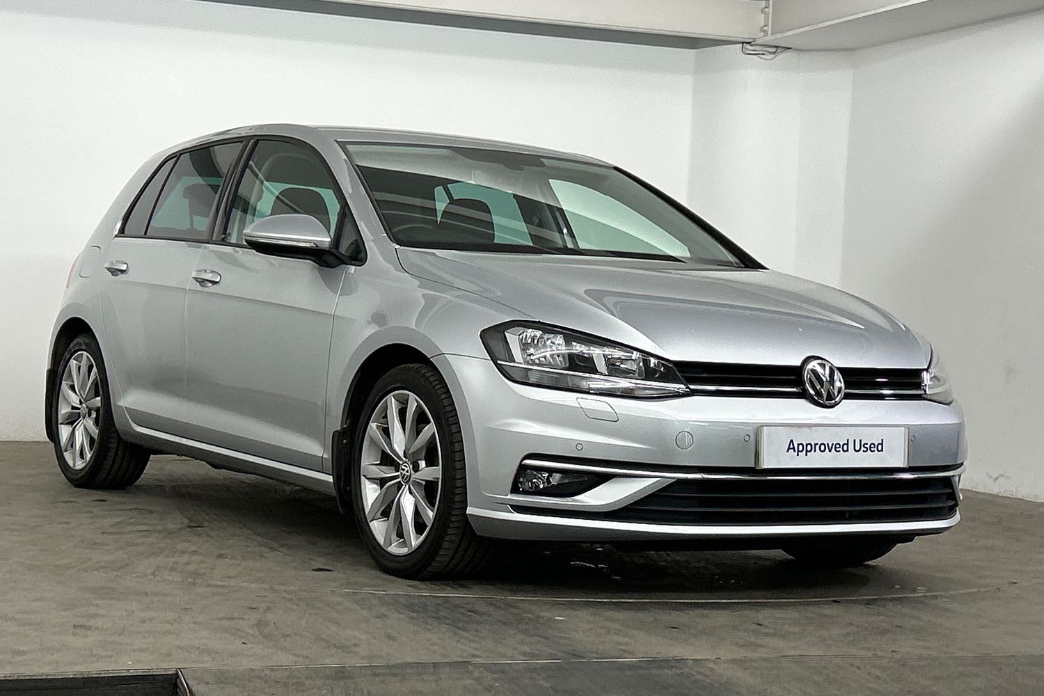 Main listing image - Volkswagen Golf