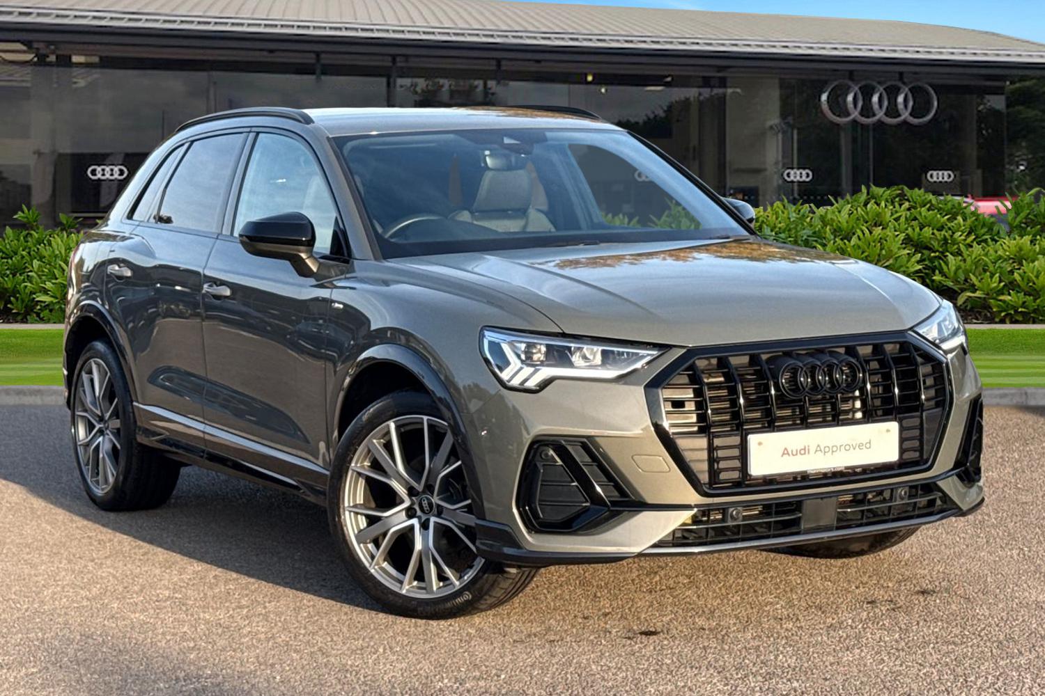 Main listing image - Audi Q3