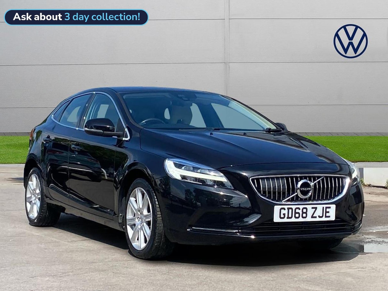 Main listing image - Volvo V40