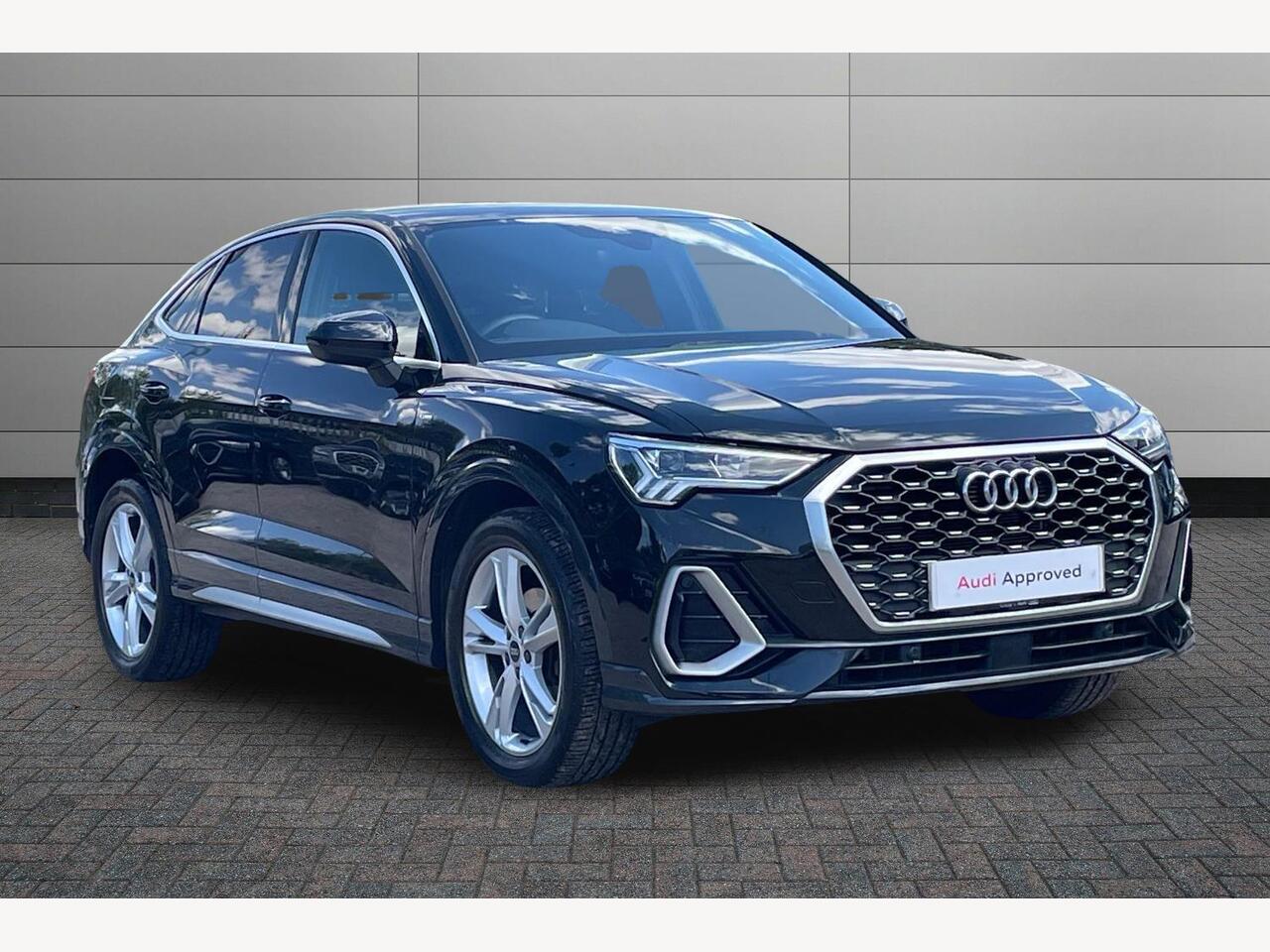 Main listing image - Audi Q3
