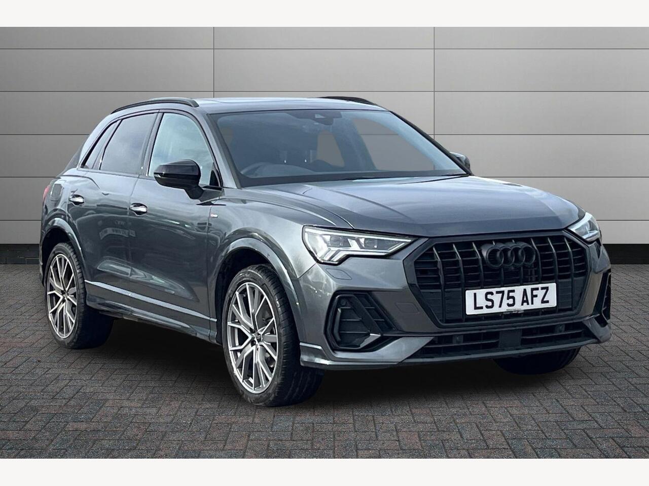 Main listing image - Audi Q3