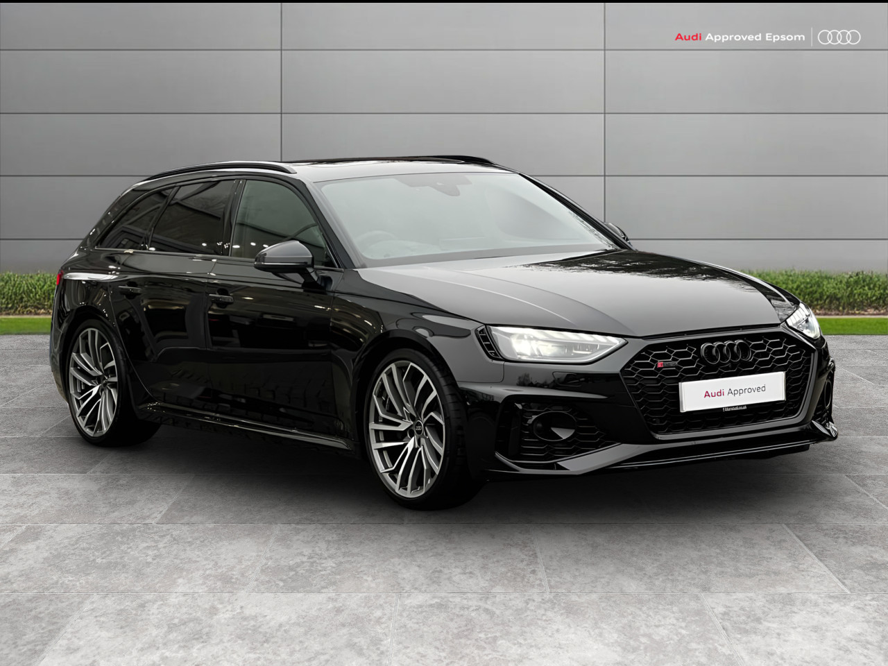 Main listing image - Audi RS4