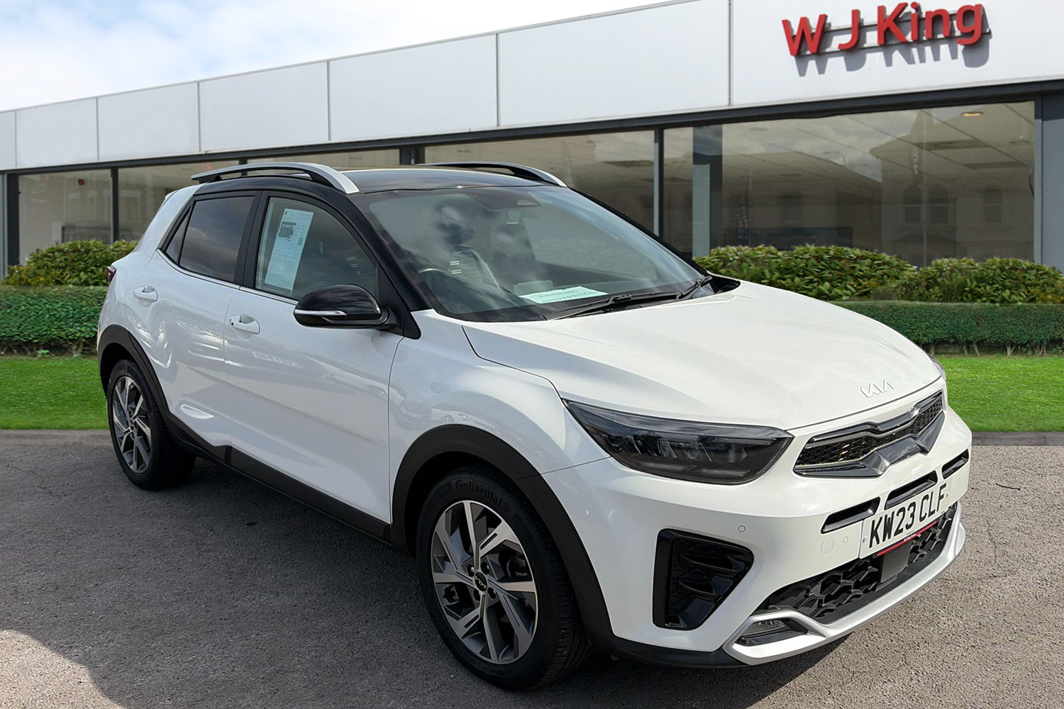 Main listing image - Kia Stonic