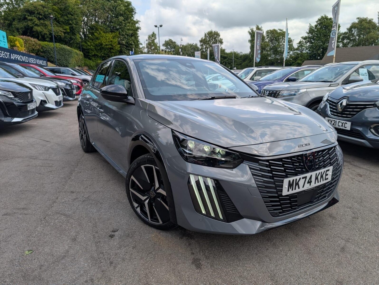 Main listing image - Peugeot 208