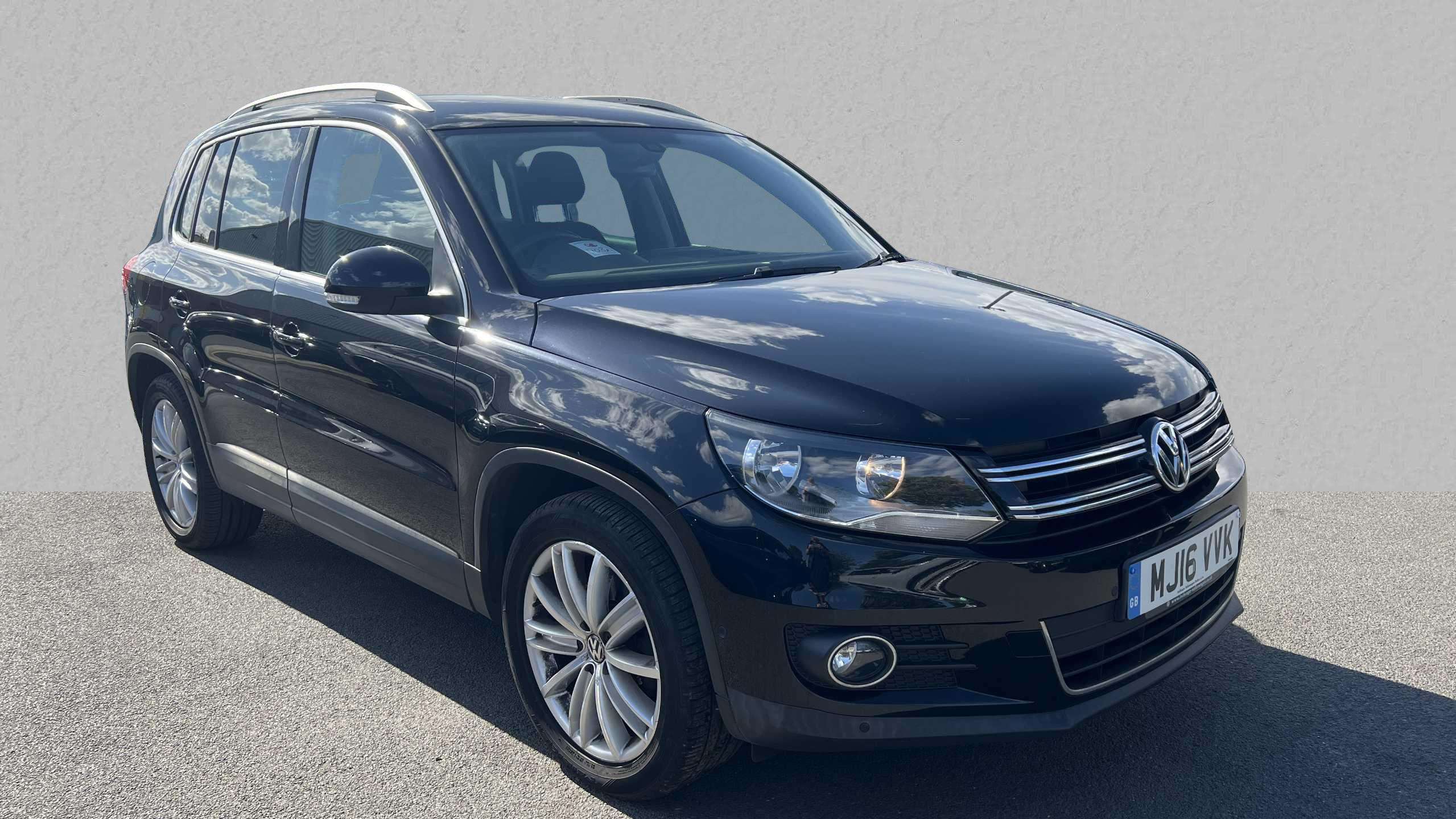 Main listing image - Volkswagen Tiguan