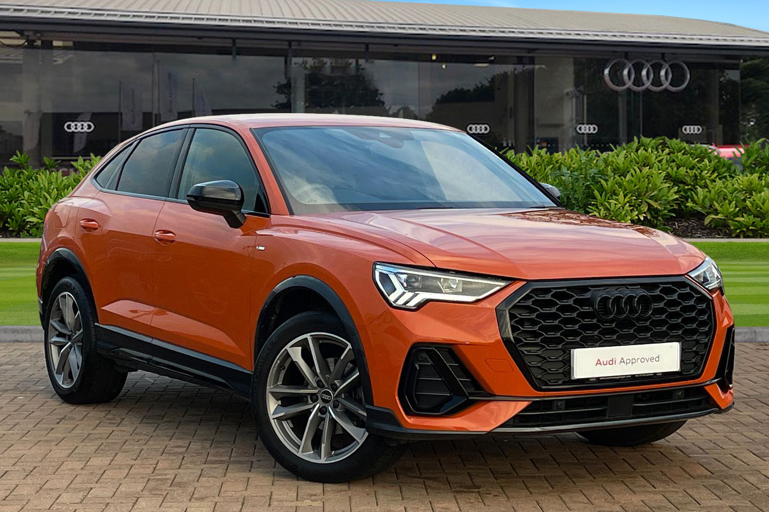 Main listing image - Audi Q3