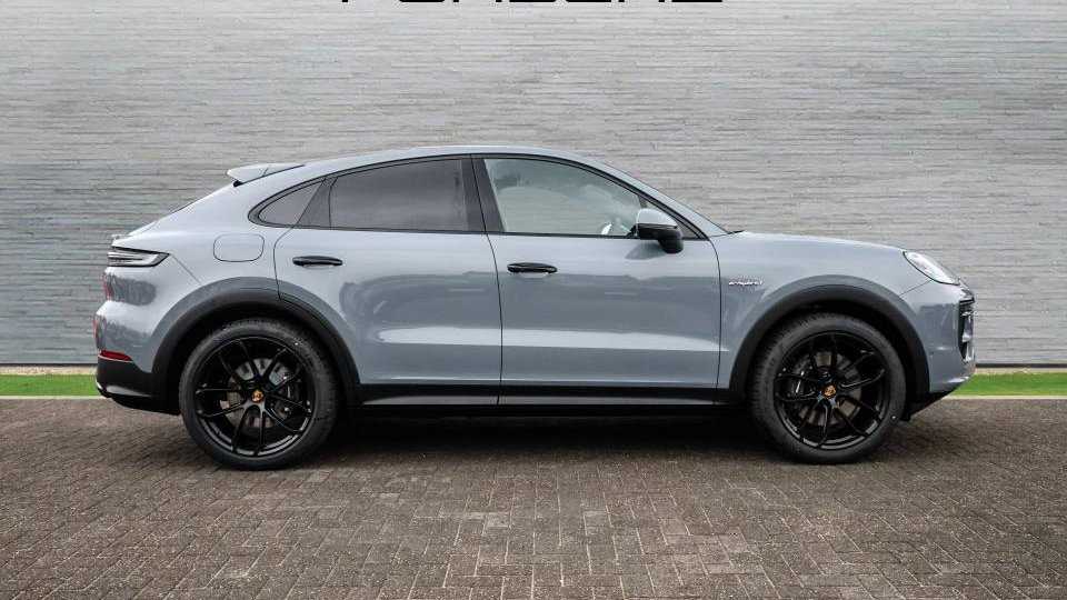Main listing image - Porsche Cayenne