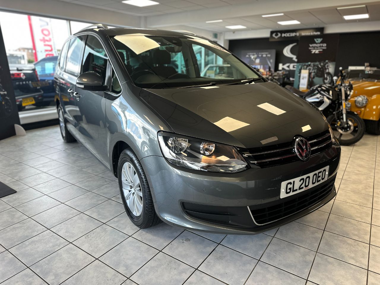 Main listing image - Volkswagen Sharan