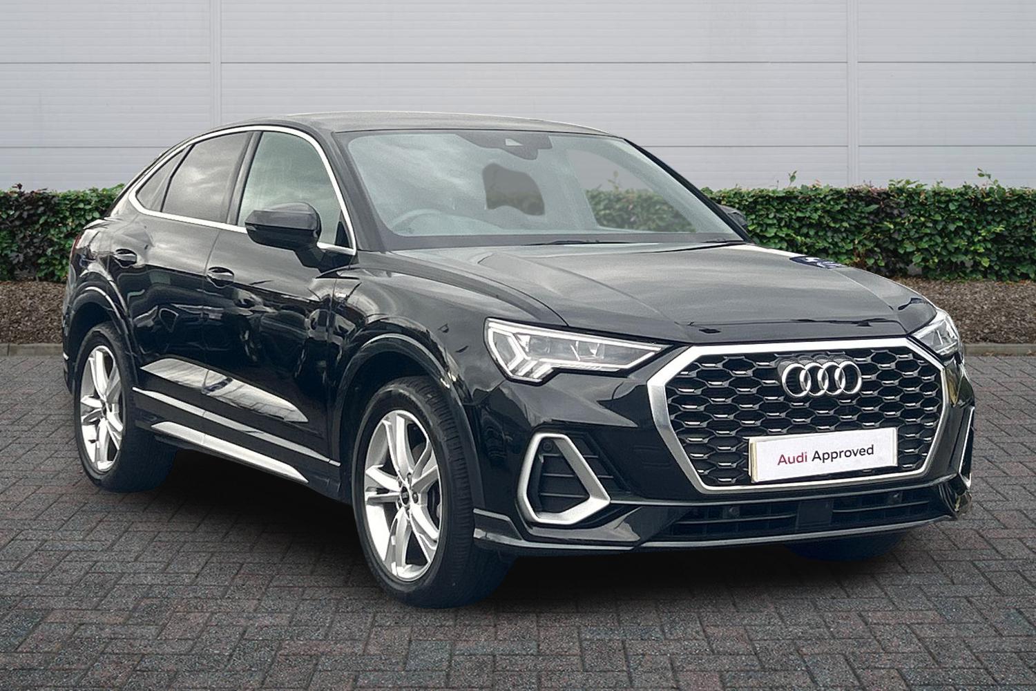 Main listing image - Audi Q3