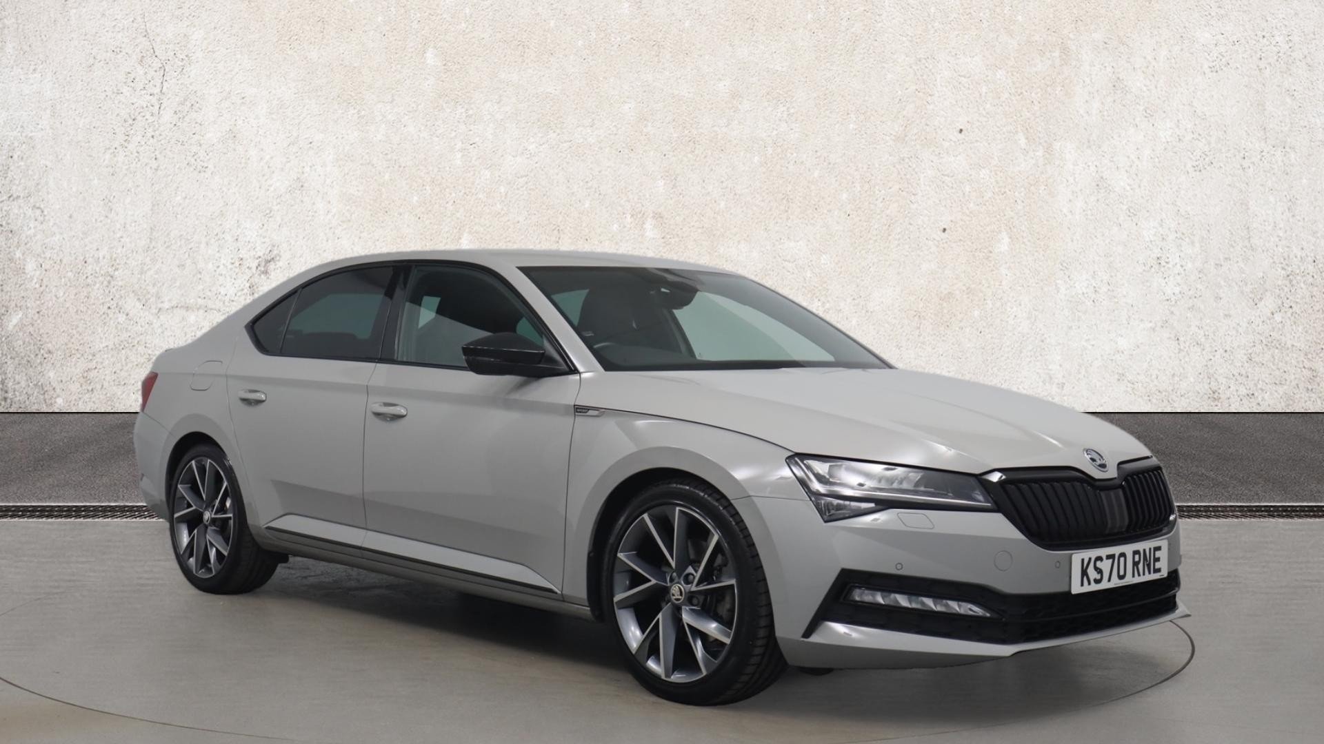 Main listing image - Skoda Superb