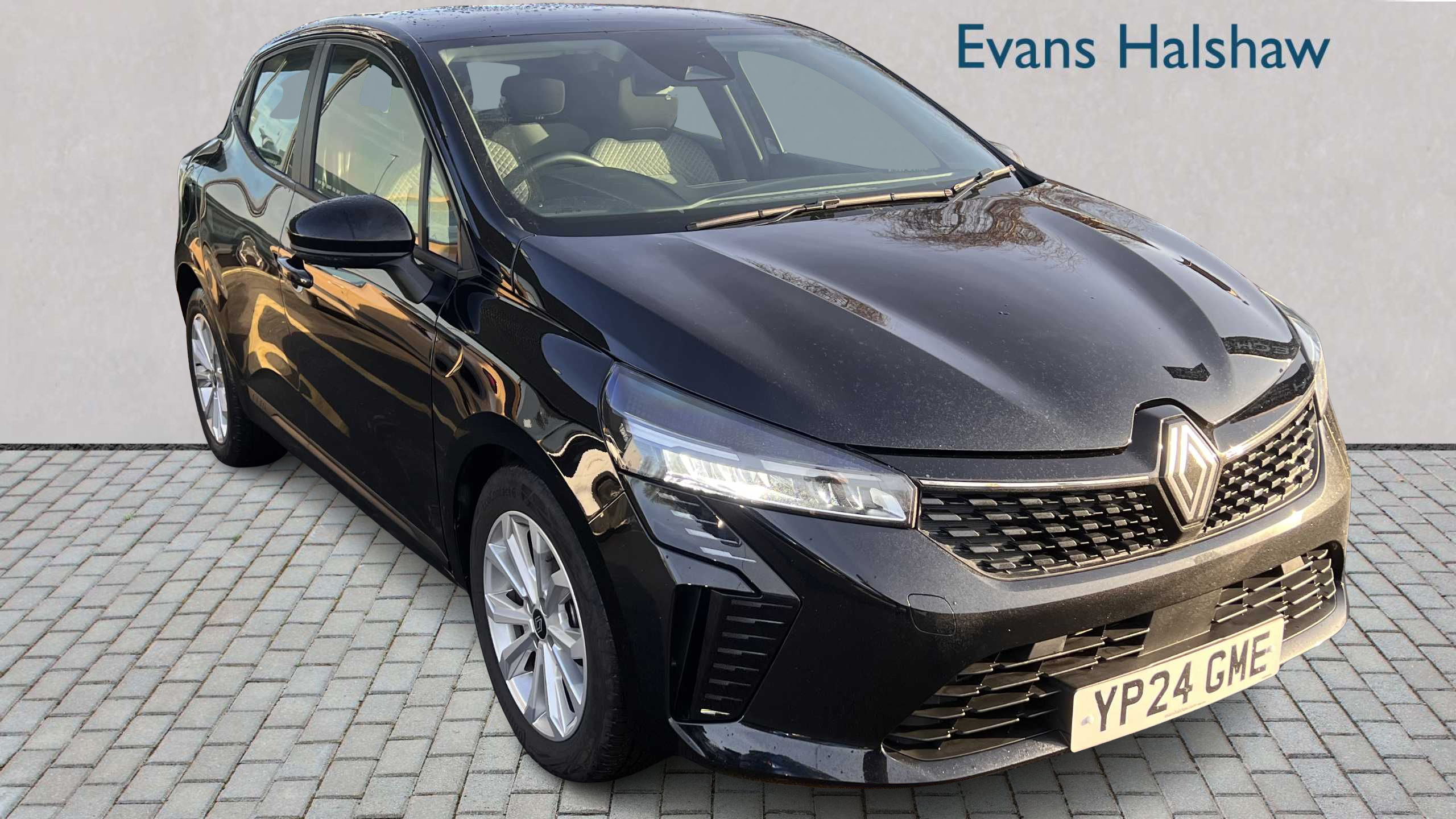 Main listing image - Renault Clio