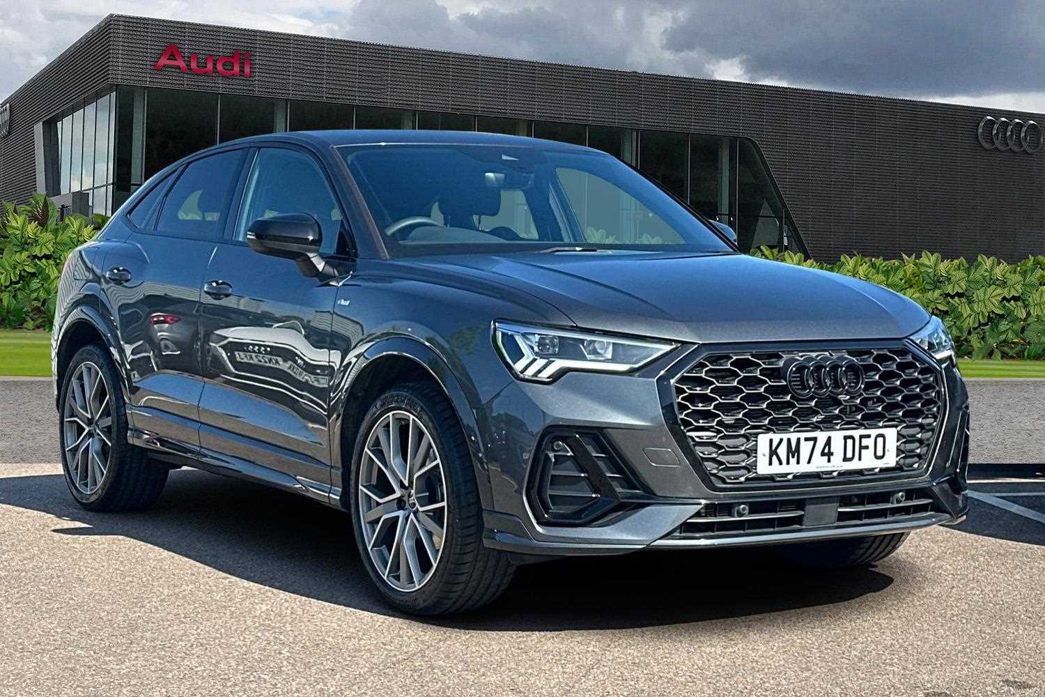 Main listing image - Audi Q3