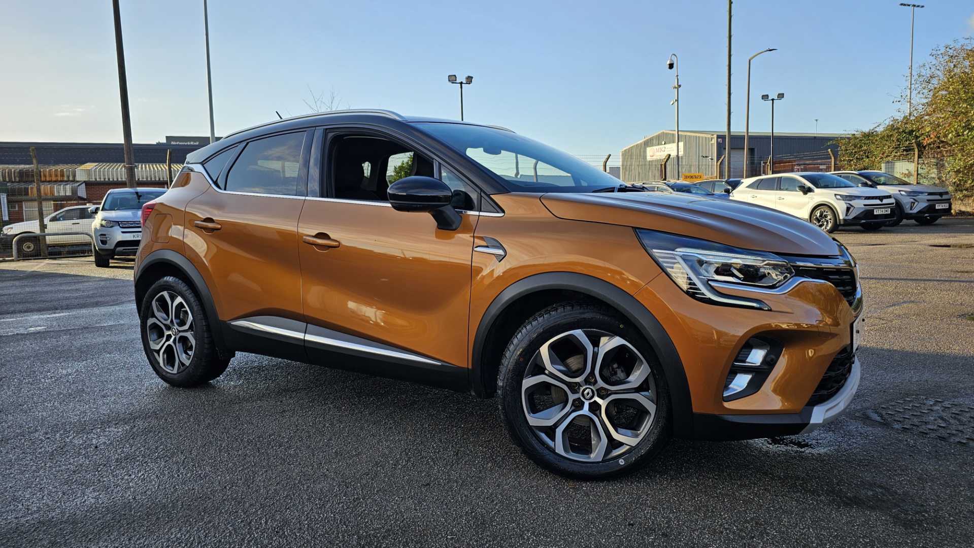 Main listing image - Renault Captur