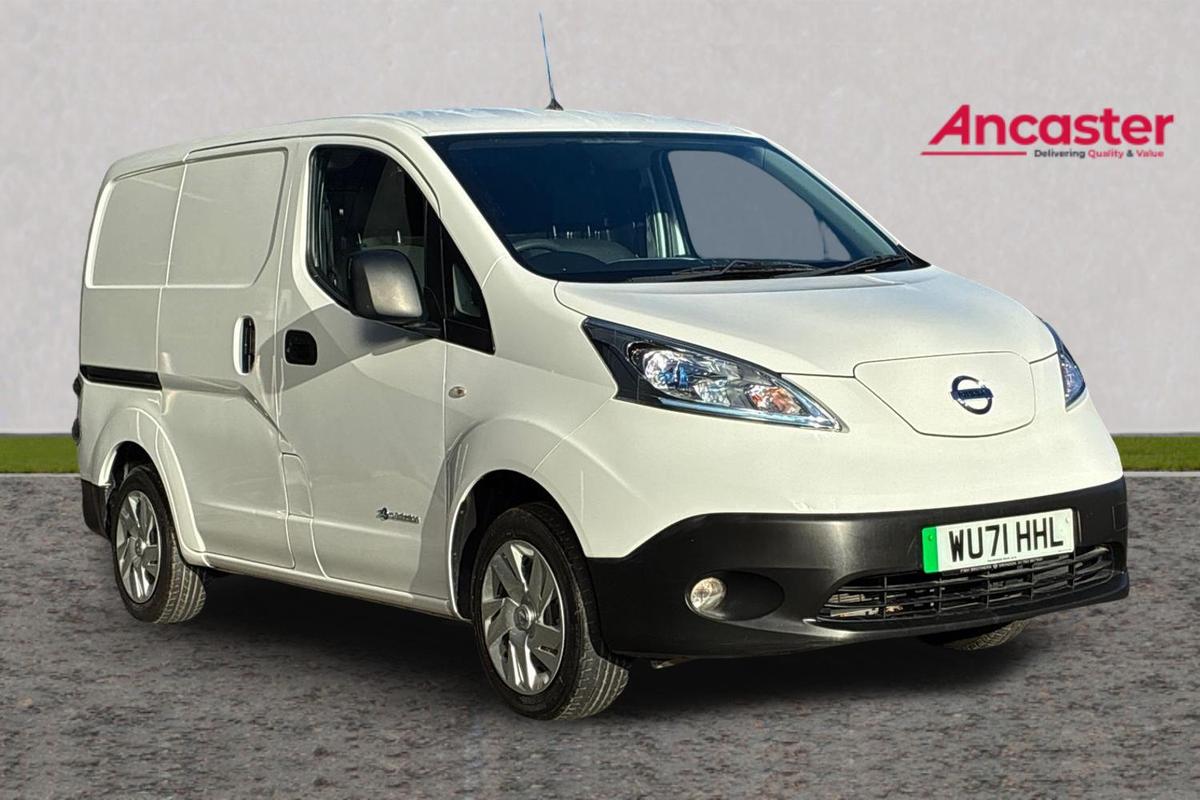 Main listing image - Nissan e-NV200