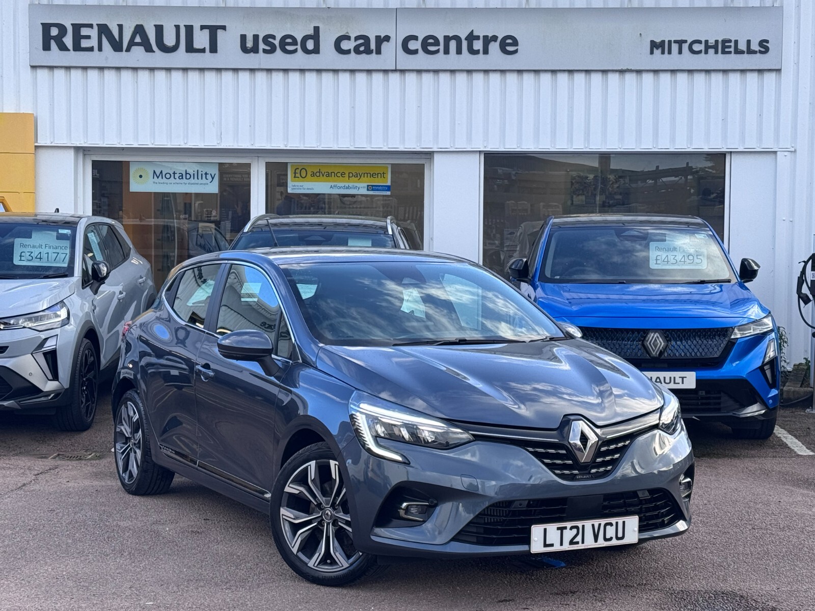 Main listing image - Renault Clio