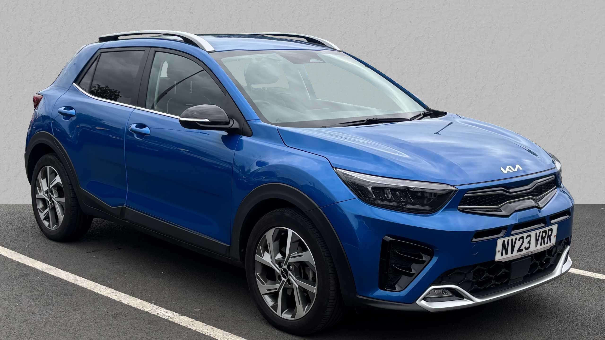 Main listing image - Kia Stonic
