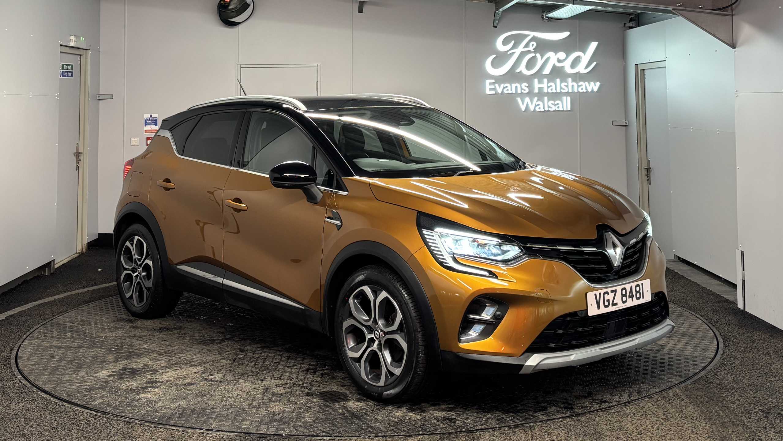 Main listing image - Renault Captur