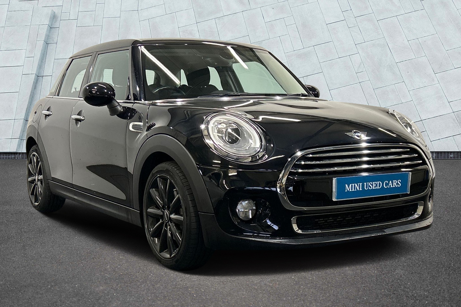 Main listing image - MINI Hatchback 5dr