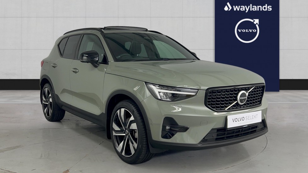 Main listing image - Volvo XC40