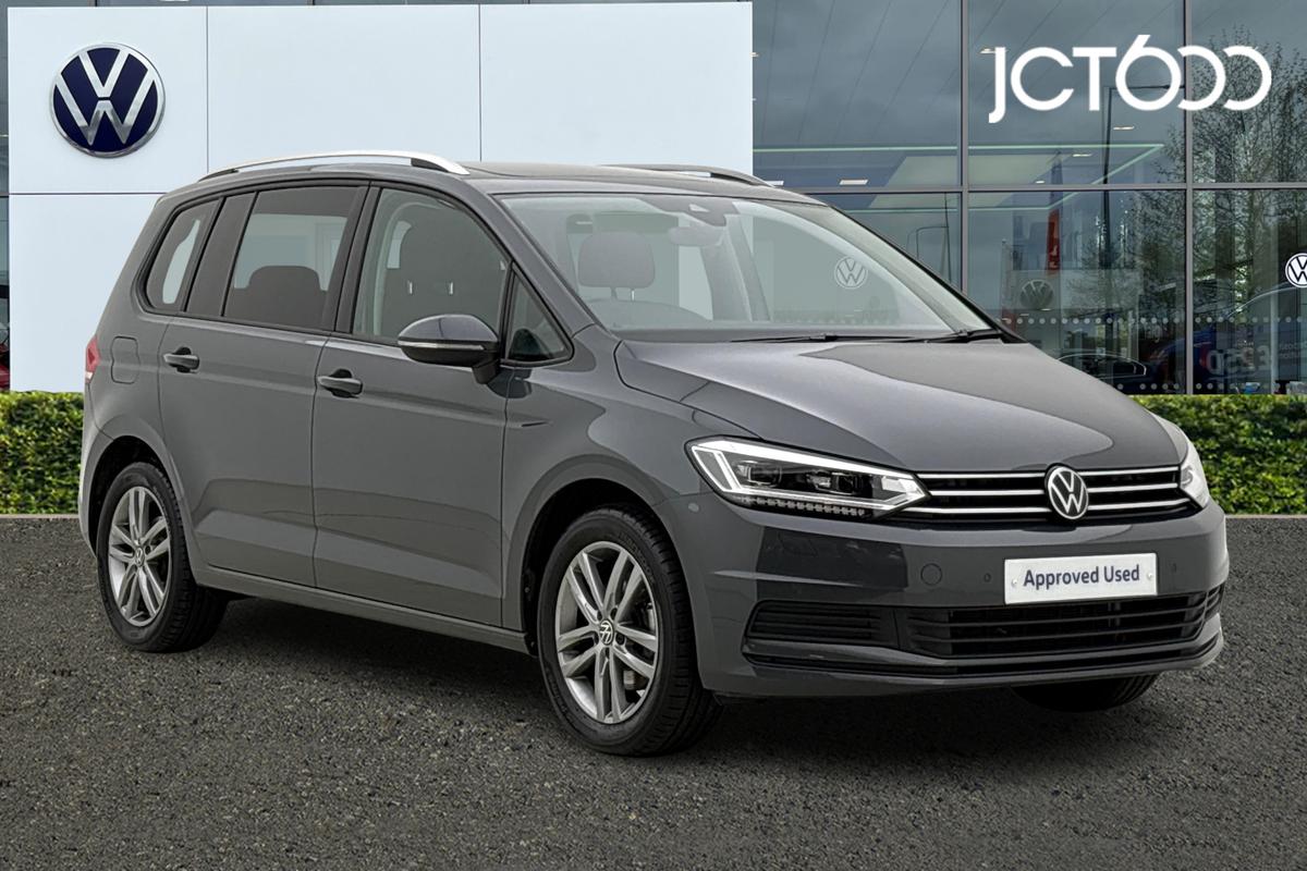 Main listing image - Volkswagen Touran