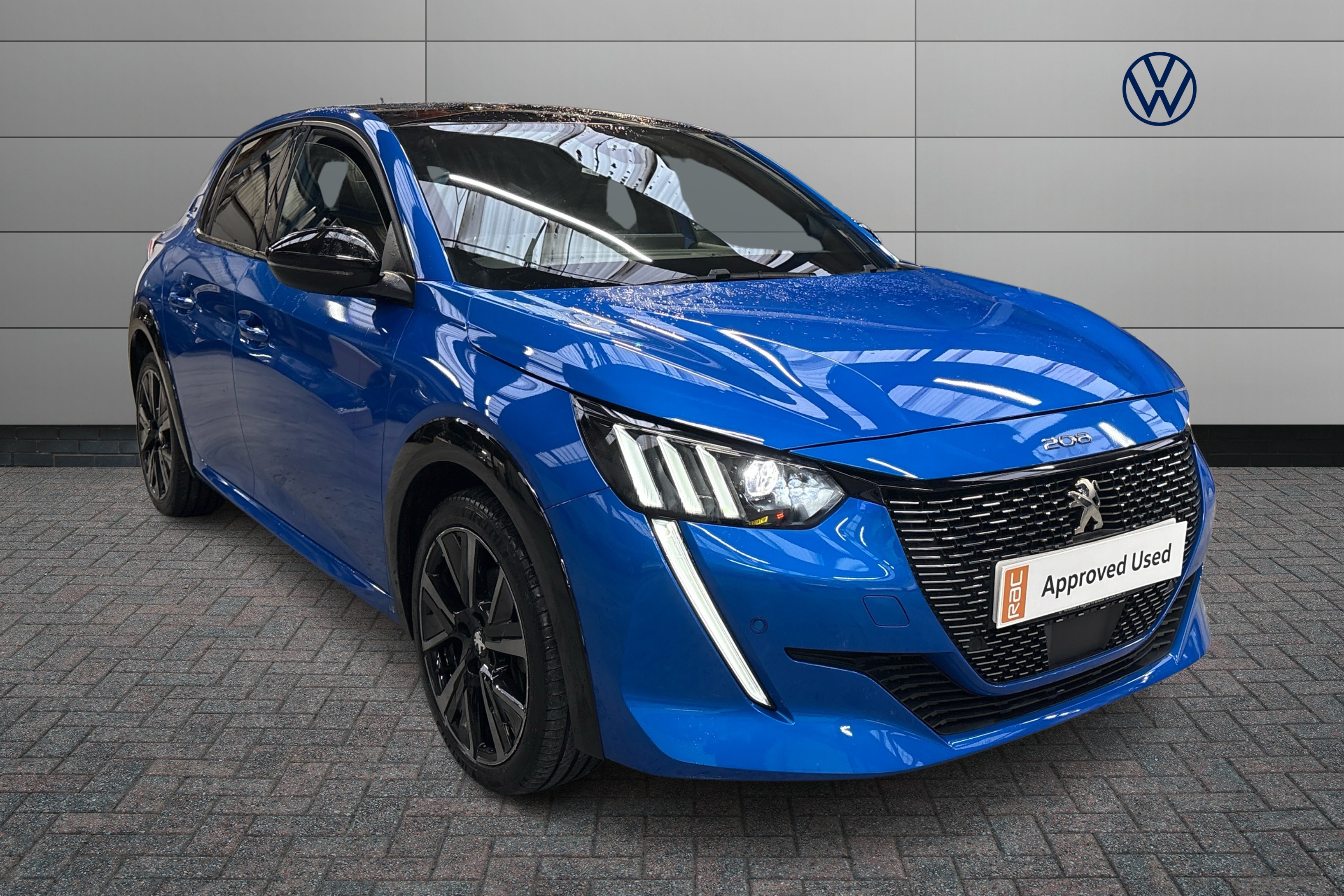 Main listing image - Peugeot 208