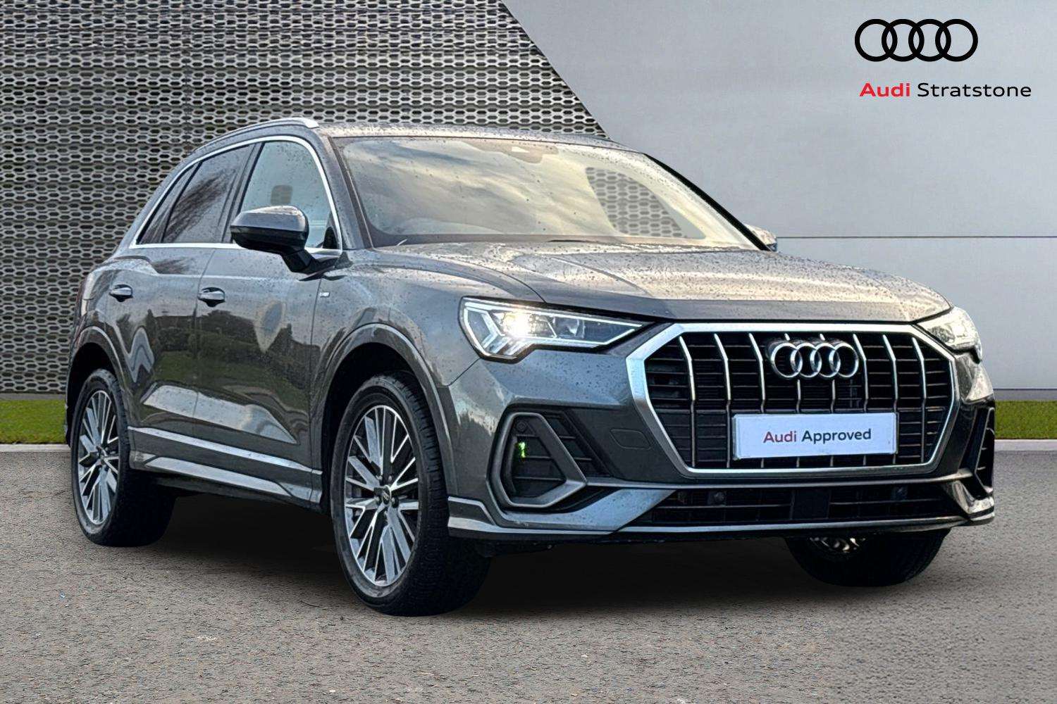 Main listing image - Audi Q3