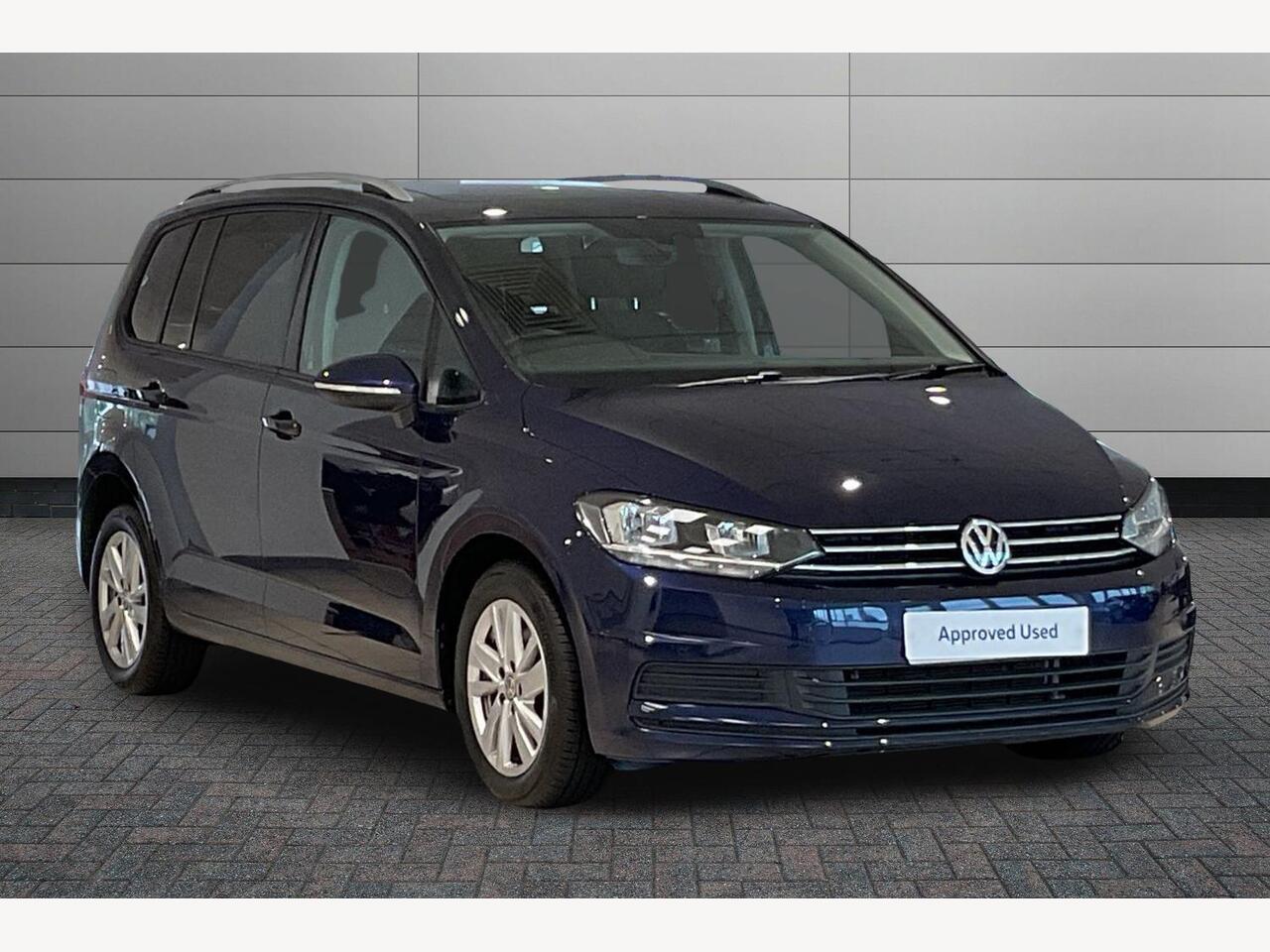 Main listing image - Volkswagen Touran