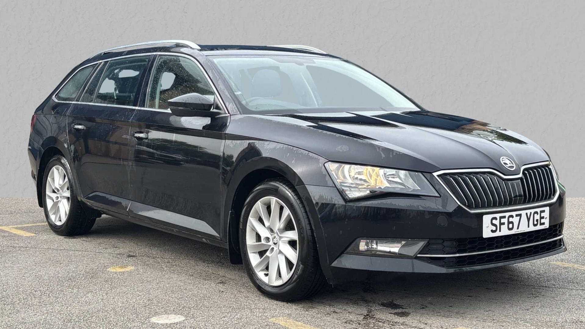 Main listing image - Skoda Superb Estate