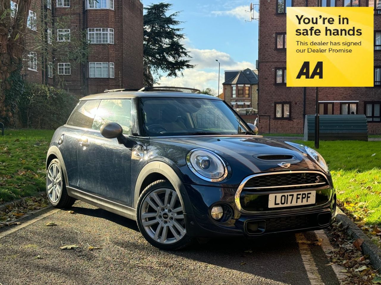 Main listing image - MINI Hatchback