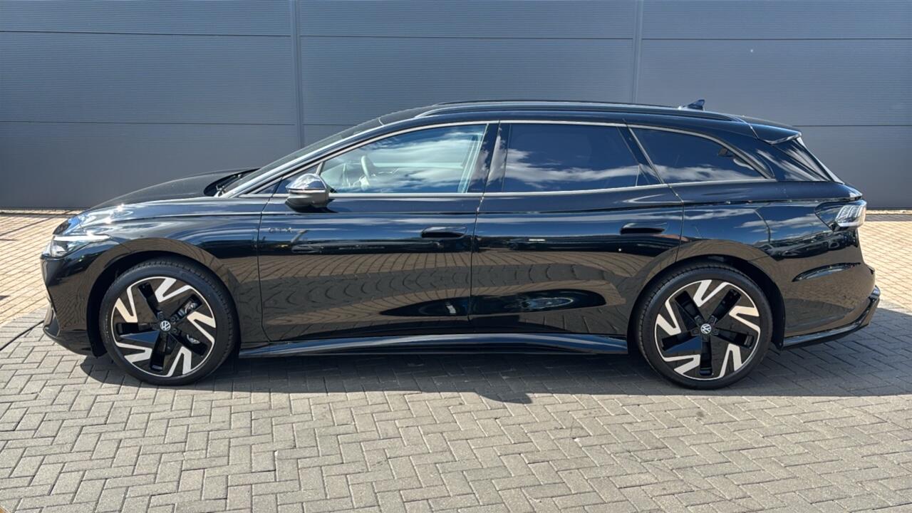 Main listing image - Volkswagen ID.7