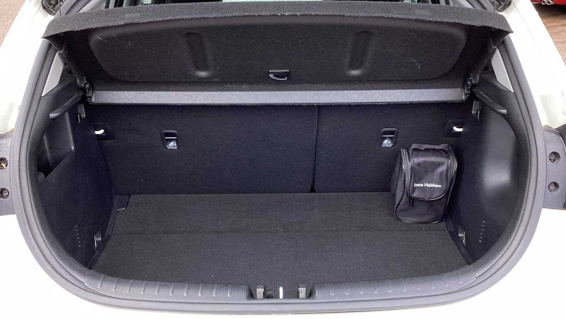 Main listing image - Kia Rio