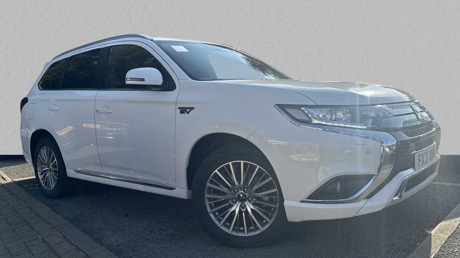 Main listing image - Mitsubishi Outlander