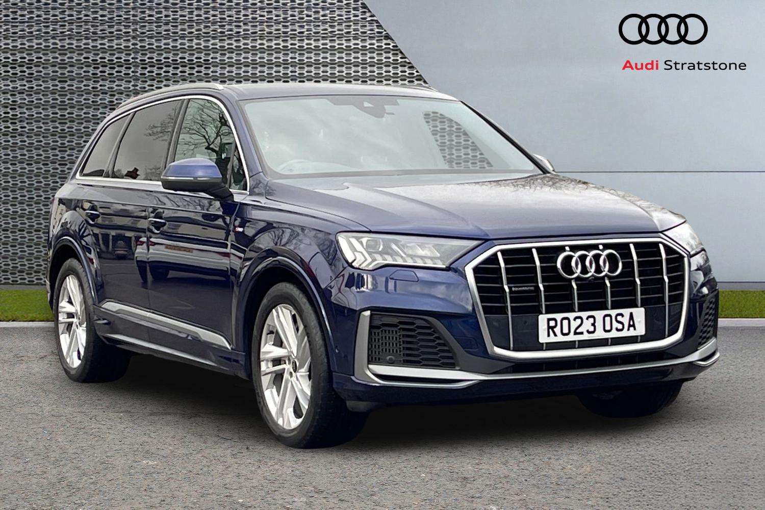 Main listing image - Audi Q7