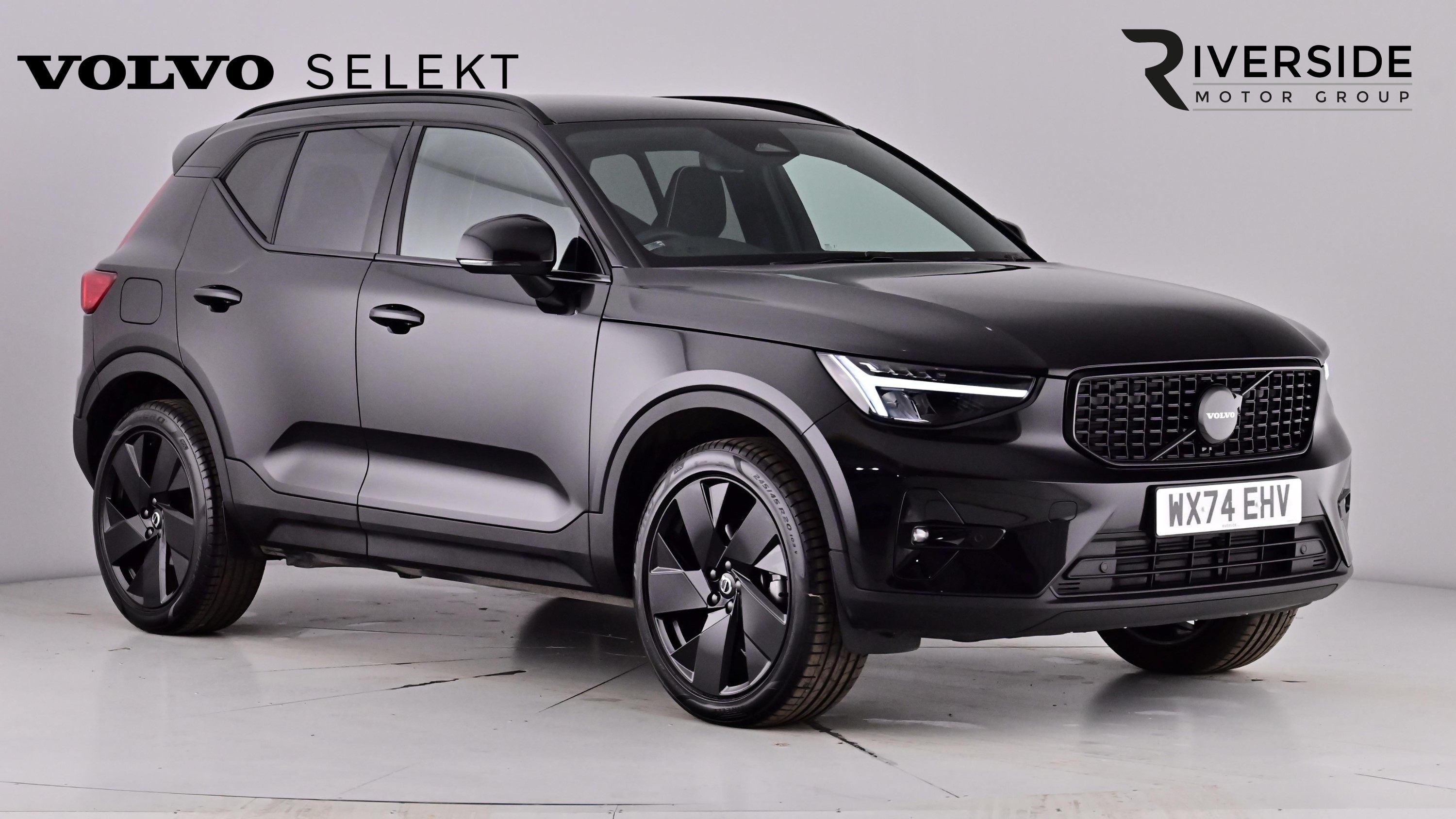 Main listing image - Volvo XC40