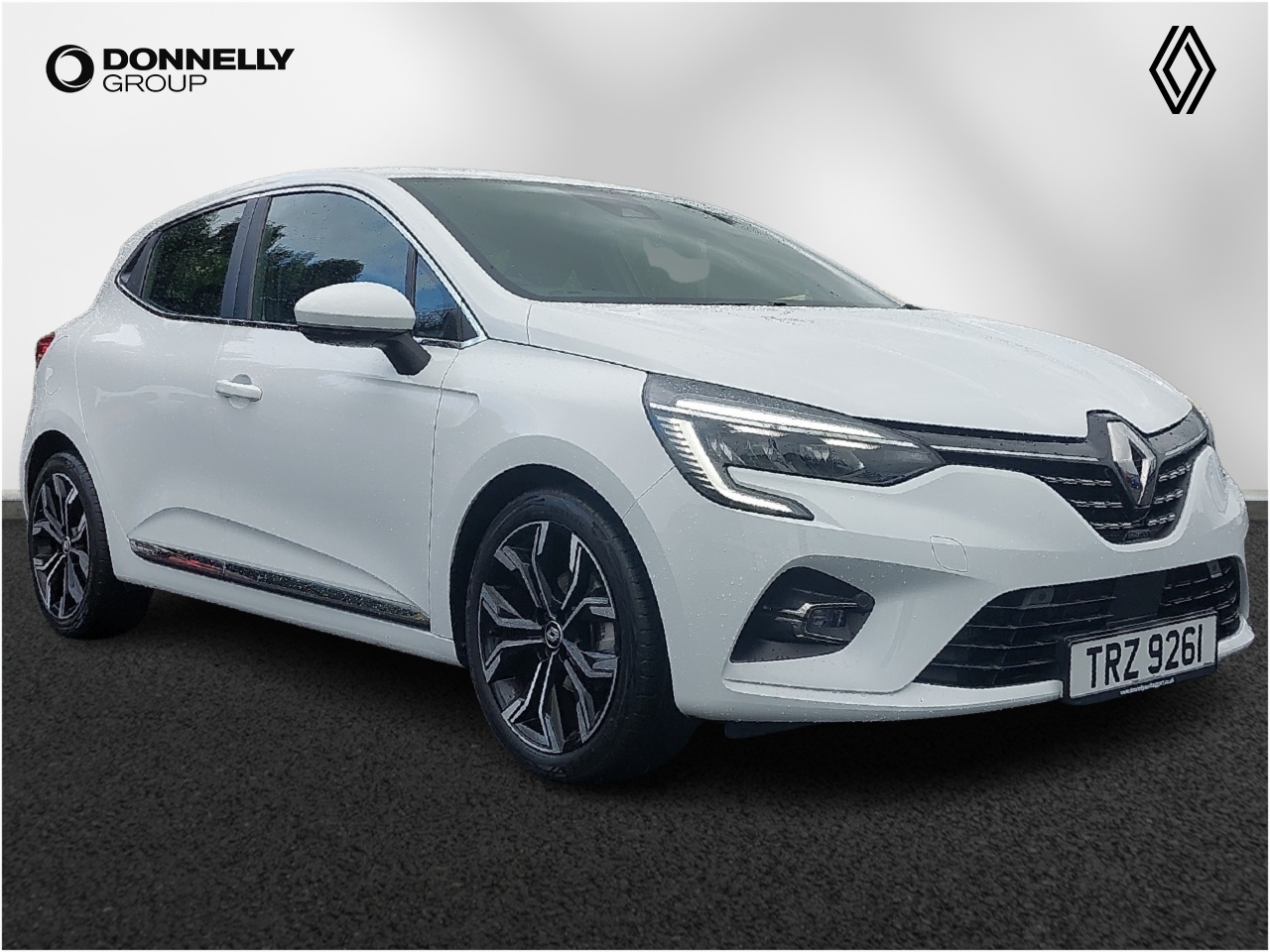 Main listing image - Renault Clio