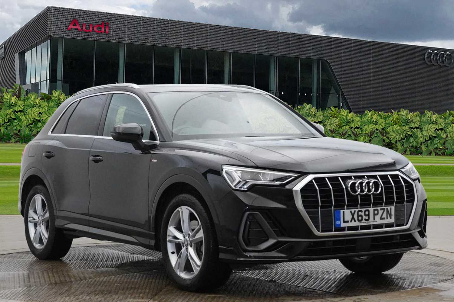 Main listing image - Audi Q3