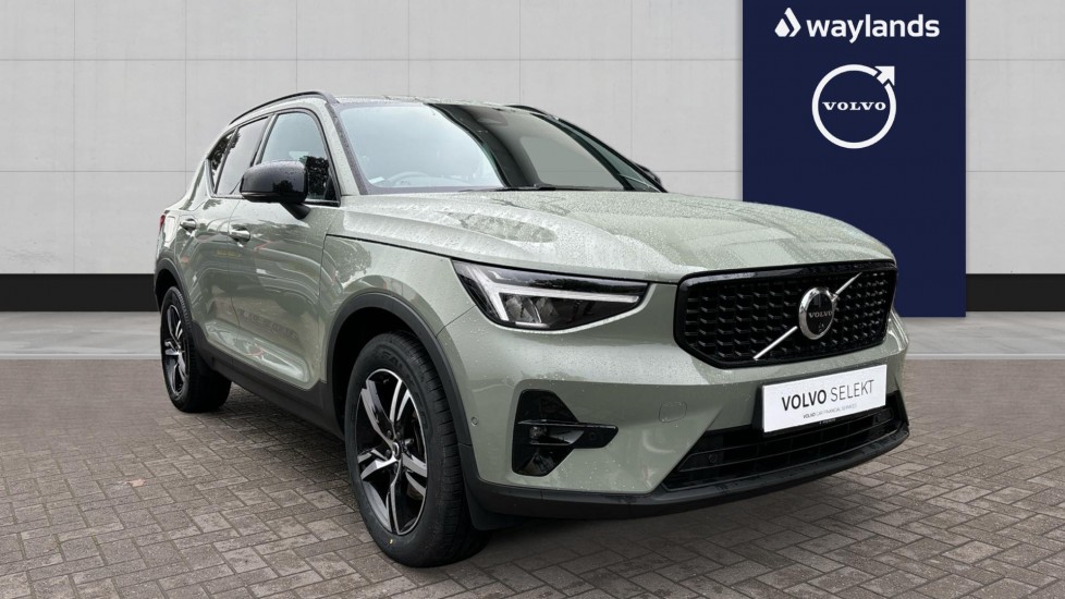 Main listing image - Volvo XC40