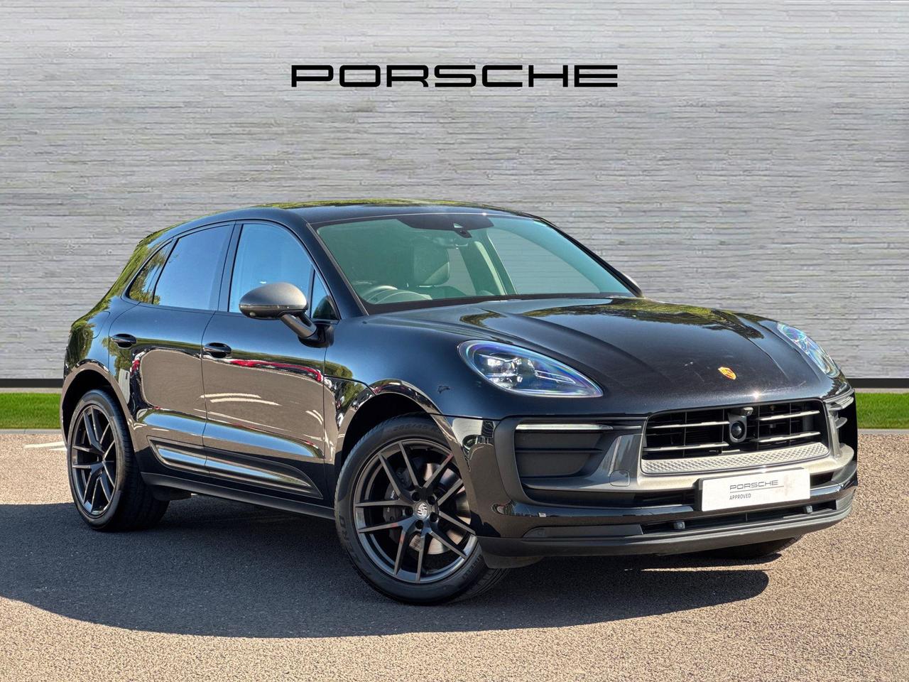Main listing image - Porsche Macan