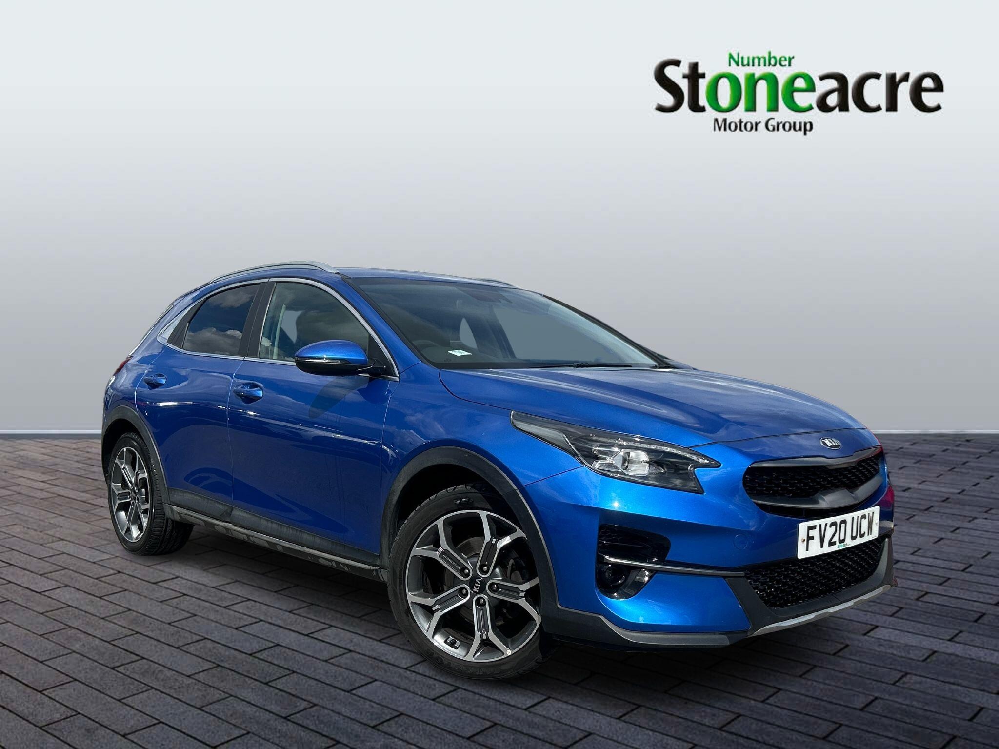 Main listing image - Kia XCeed