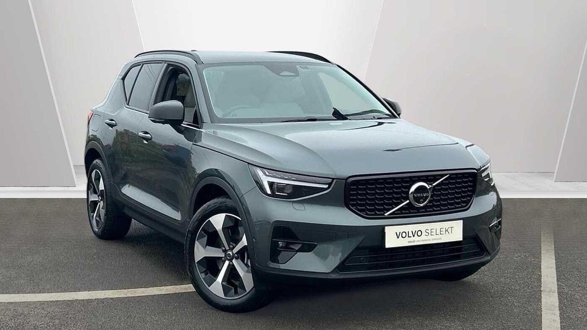 Main listing image - Volvo XC40