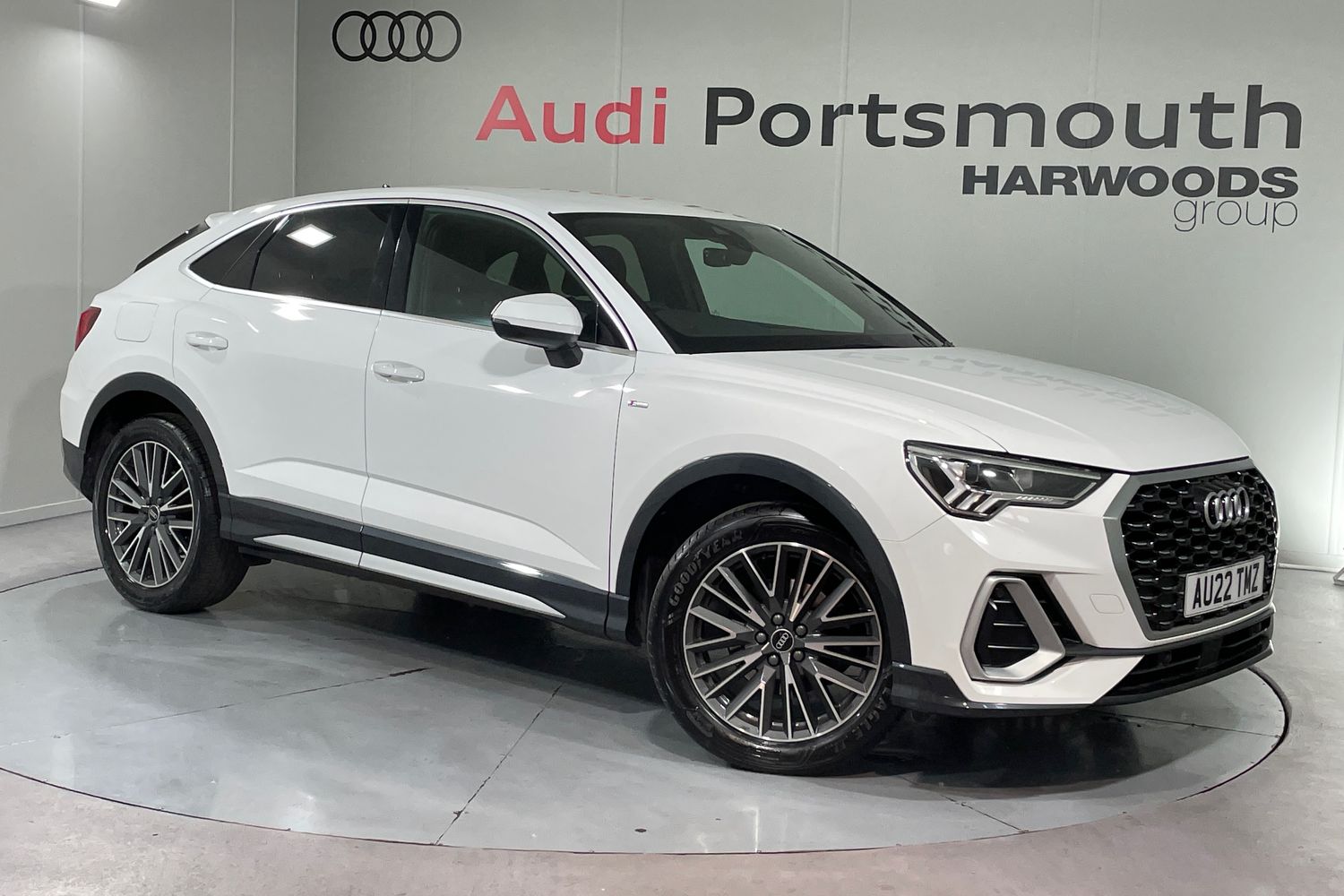Main listing image - Audi Q3